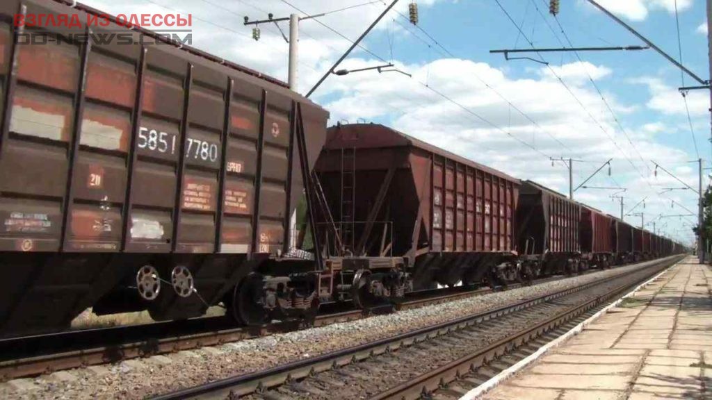 В Одесской области парень оказался под колесами поезда и выжил