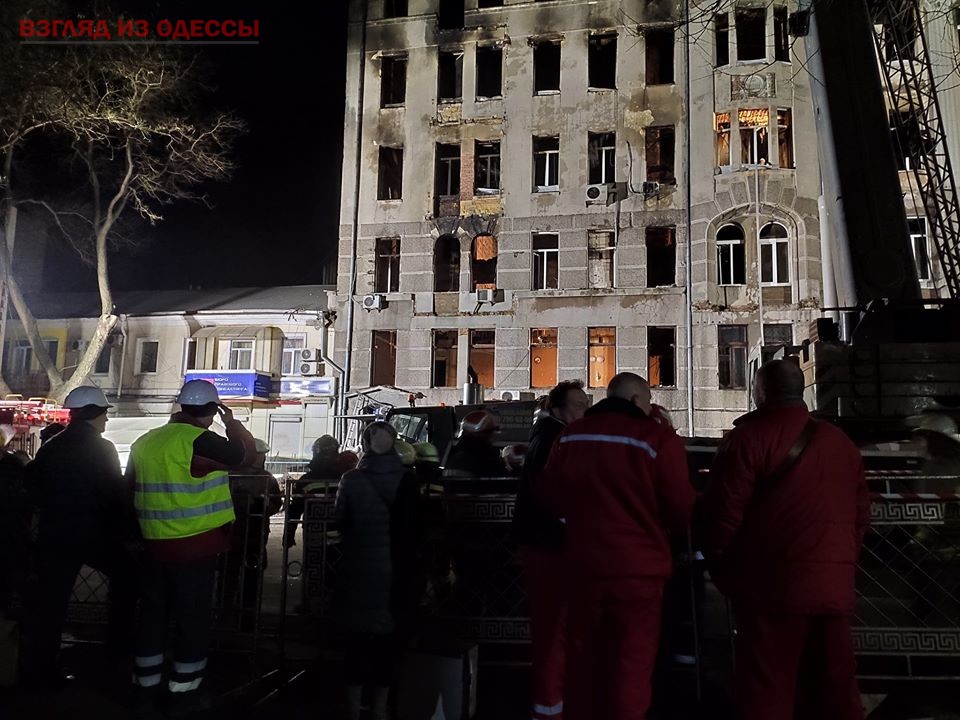 Одесса сегодня новости последнего часа. Фото с места трагедии в большом театре.