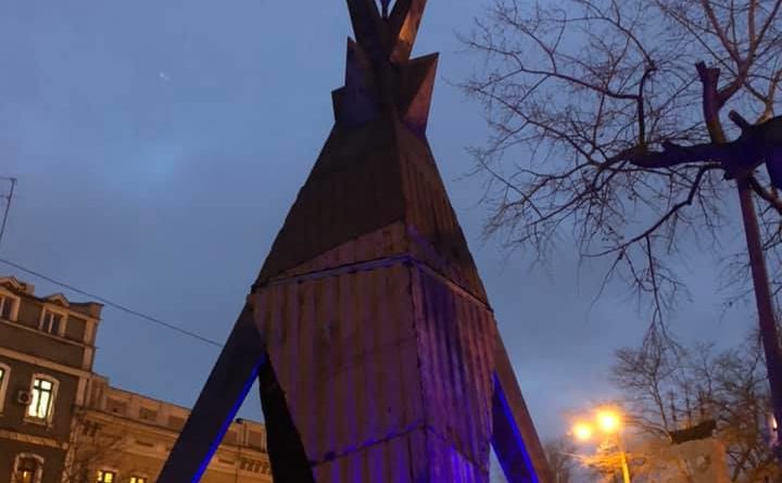 В Одессе появилась еще одна оригинальная скульптура