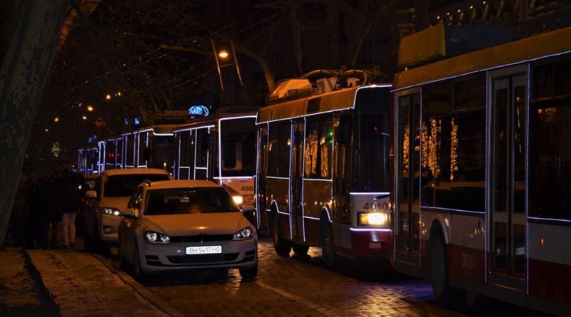 По Одессе в День Святого Николая проедут празднично украшенные троллейбусы