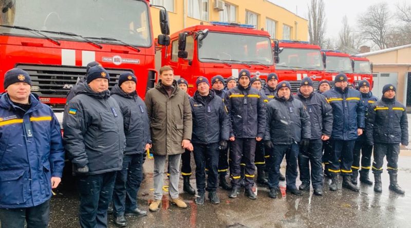 В Одессе спасателям торжественно вручили новую современную спецтехнику