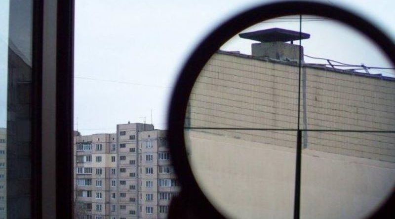 В спальном районе Одессы открыли стрельбу из окон многоэтажного дома