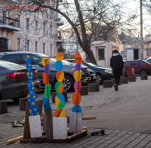 Одесский художник креативно подошел к проблемным участкам на городских дорогах