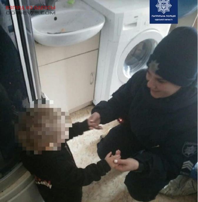 В Одессе женщина ради гулянки оставила маленьких детей
