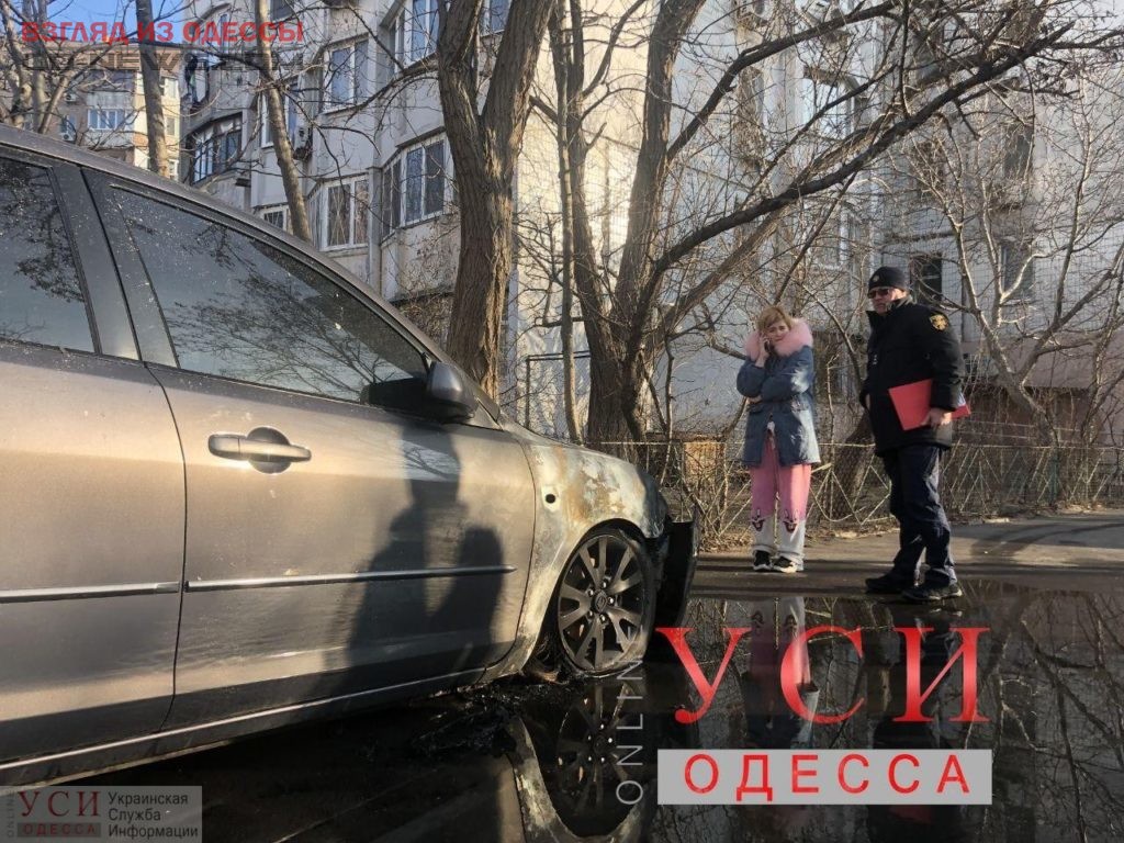 В Одессе на Таирова горело авто