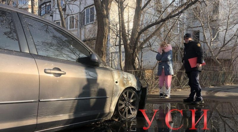 В Одессе на Таирова горело авто