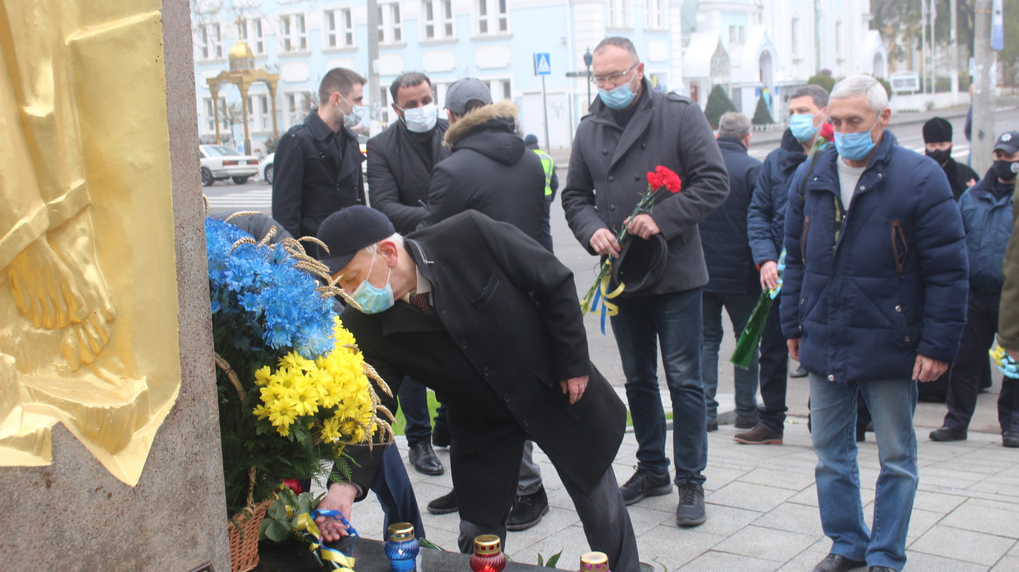 Типичная одесса телеграмм. День памяти жертв Голодомора в Украине. Ющенко и Голодомор на Украине. Поминальная свеча  жертвам Голодомора. Зеленский на церемонии Голодомор.