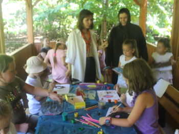 В Одесском женском монастыре слышен детский смех: насыщенная программа летнего отдыха