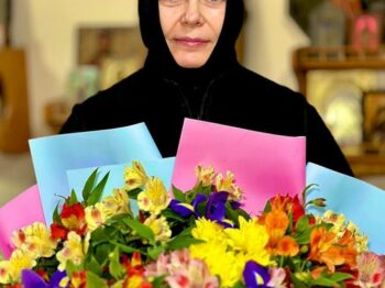 Ігуменя жіночого монастиря УПЦ в Одесі приймає привітання
