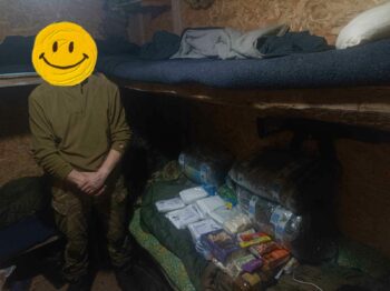 Волонтери з Одеської області передали захисникам України маскувальні сітки та смаколики