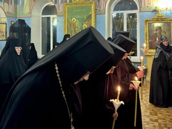 В мережі опублікували вражаючий фоторепортаж про іночеський постриг у жіночій обителі УПЦ в Одесі