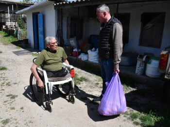 Одеська область: в Березівці допомагають самотнім пенсіонерам