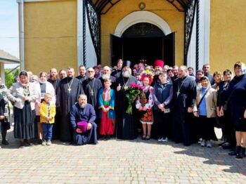 Одеська область: вірні УПЦ в селищі Тарутине зустріли та вшанували великі святині
