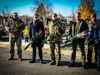 1000 днів кривавої війни: в Одесі вшанували пам’ять загиблих захисників України