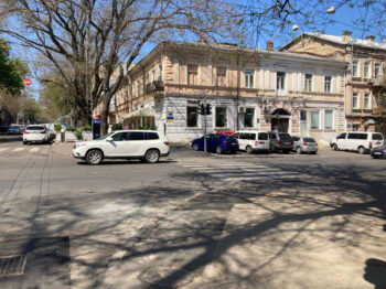 В Одесі дозволено рух мотоциклів і мопедів смугою громадського транспорту