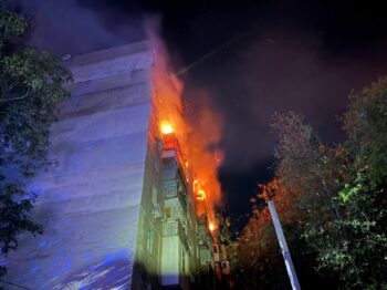 Ворожі ударні дрони атакували Одесу: є загибла та поранені (фото, відео)
