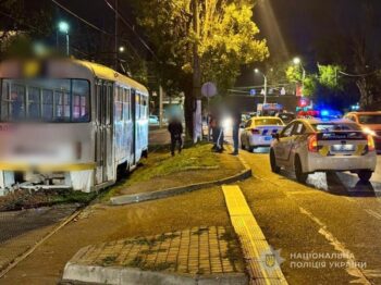 Трамвай збив літнього чоловіка в Одесі