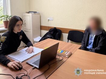 У Чорноморську нетвереза жінка викрала автівку, щоб «покататися до моря»
