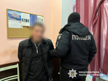 Увірвалися в номер і пограбували: розбій у центрі Одеси