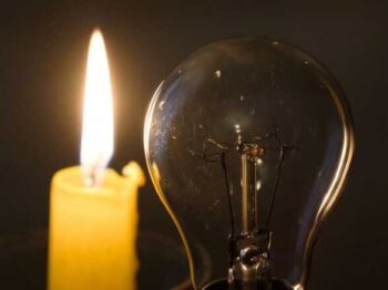 Протест через блекаути: в Одесі мешканці заблокували рух транспорту