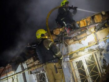 Через нічний обстріл в Одесі загинула літня жінка