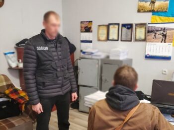 В Одесі директор автошколи «працевлаштував» покійника