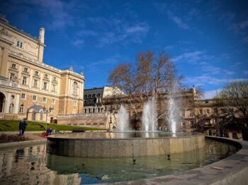 У центрі Одеси оживають фонтани: вже п’ять працюють