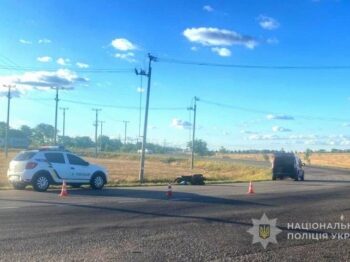 Небезпечний маневр: під Одесою мотоцикліст отримав травми в ДТП