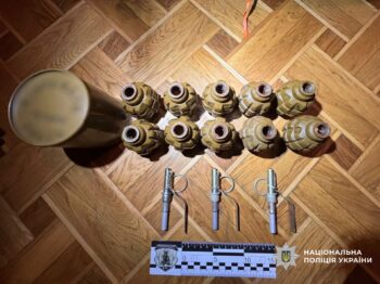 Автомат, гранати та заборонені речовини: справу одесита передали до суду