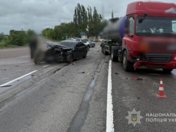 На трасі Одеса – Рені біля Сарати зіткнулися вантажівка та легковик