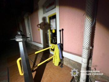 Чоловіку в Одесі повідомили про підозру за наругу над Державним Прапором України