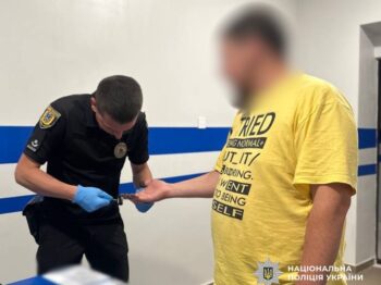 На Одещині затримали чоловіка за підозрою у тяжкому злочині проти дітей